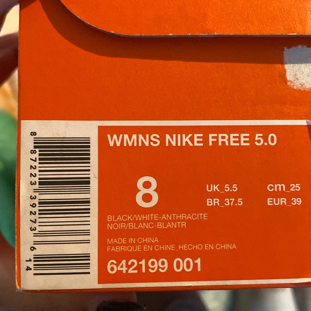 New with original box Nike Feee 5.0size 8